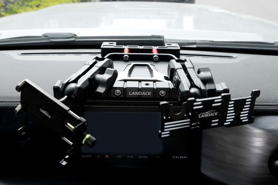 Supporto per cellulari multifunzione da 280x270x85 mm per posizionamento sulla console centrale dell'auto