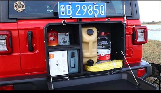 Scatola di stoccaggio 4x4 a terra progettata in modo efficiente per un'organizzazione conveniente dei camion e degli attrezzi