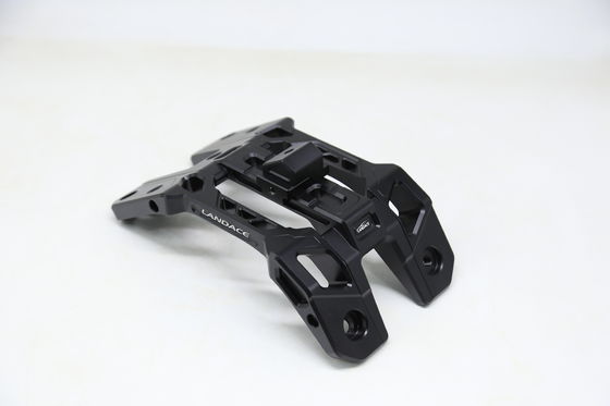 Convenienti supporti di montaggio leggeri a pilastro A rivestiti in polvere per la lavorazione CNC in lega di alluminio