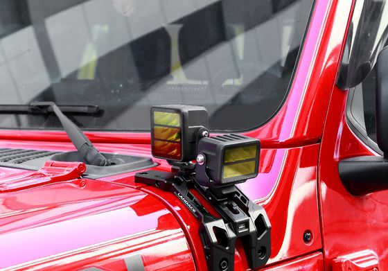 Convenienti supporti di montaggio leggeri a pilastro A rivestiti in polvere per la lavorazione CNC in lega di alluminio