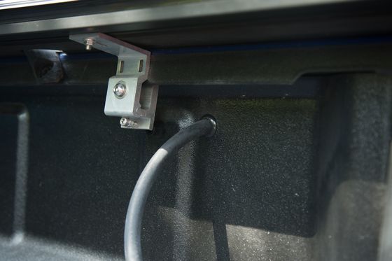 Nissan Navara NP300 Modello di auto Copertura Tonneau retrattile per il letto del pick-up off-road