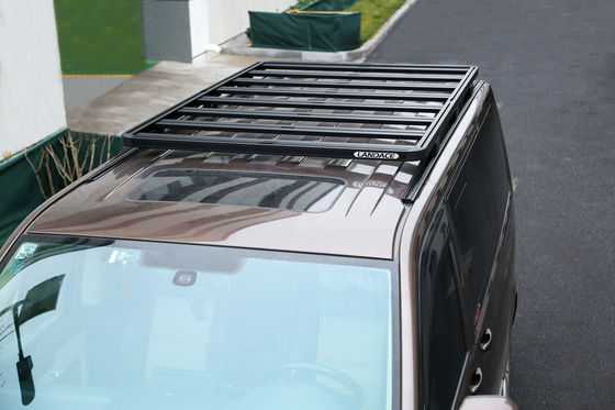 Cappotto con rivestimento in polvere nera montato trasportatore di merci per furgoni Volkswagen multivan off-road 4WD
