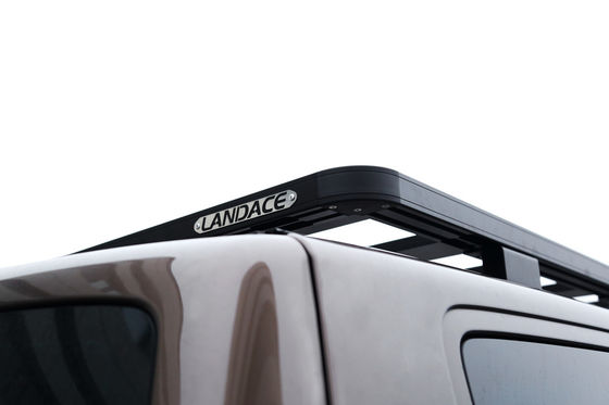 Cappotto con rivestimento in polvere nera montato trasportatore di merci per furgoni Volkswagen multivan off-road 4WD