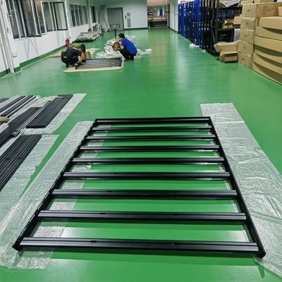 Piattaforma di scaffalatura per autocarri per camper in nero per attività di campeggio all'aperto