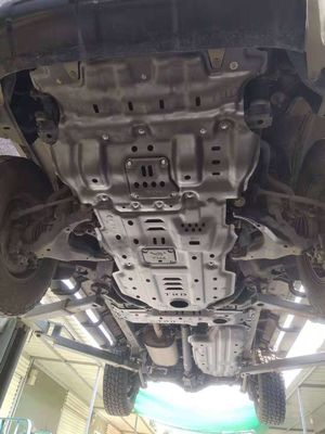 4 Runner LTD Radiatore Skid Plate 5 mm Protezione contro la ruggine sotto il corpo dell'auto