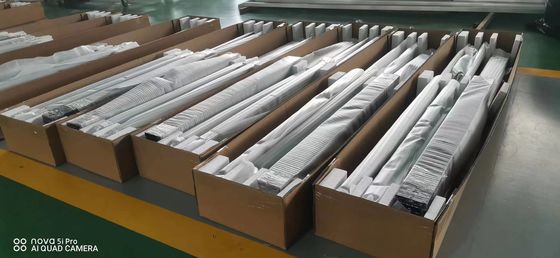 Migliora le capacità off-road del tuo LC200 con il kit di scaffalatura per tetto Slimline II personalizzato