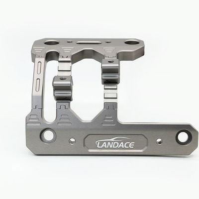 Acciaio al carbonio Landace polvere nera rivestita di supporti di montaggio leggeri con lavorazione CNC