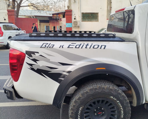 Massimizza lo spazio di stoccaggio del tuo pick-up con il coperchio posteriore retrattile manuale 4x4