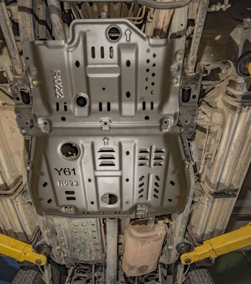 Piastra di scorrevole del motore per Nissan Patrol Y61 GR V Pickup Materiale in lega di magnesio e alluminio