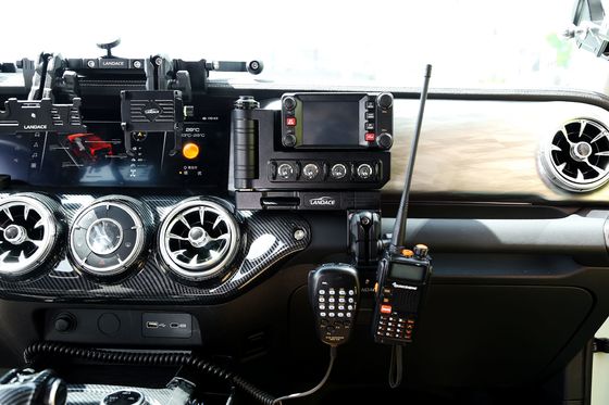 Accessori per veicoli fuoristrada rosso Console centrale in lega universale di alluminio Pannello di interruttore della stazione radio del veicolo