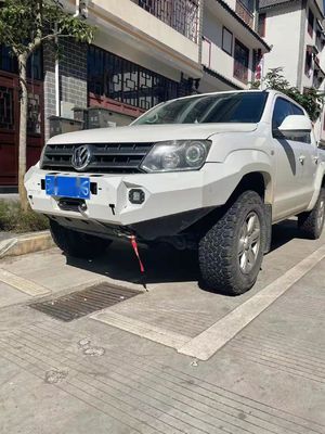 Volkswagen Amarok Auto Parts Winch Steel Bull Bar Front Bumper con porta pneumatici