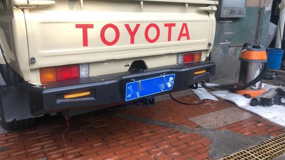 Toyota LC79 Paraurti posteriori con porta pneumatici Jerrycan Holder Winch Bull Bar Paraurti anteriori
