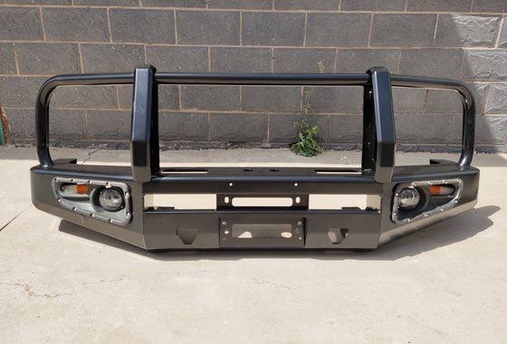 Toyota LC79 Parts Auto Winch Bull Bar Front Bumper con porta pneumatici