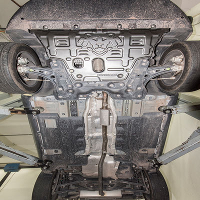 Protezione sotto il corpo della trasmissione del motore di timbrazione integrata per Jeep Renegade