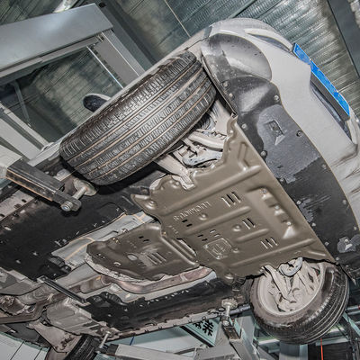 Alfa Romeo Stelvio Protezione sotto il veicolo Schid Plate con processo di timbraggio integrato