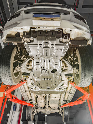 Protective Armour Fuel Tank Skid Plate per ISUZU MU-X DMAX corrispondente alle dimensioni originali