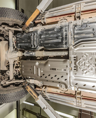 JEEP Wrangler Skid Plate Proteggere i componenti sotto il corpo con Magnalium Chassis Guard