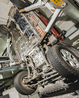 JEEP Wrangler Skid Plate Proteggere i componenti sotto il corpo con Magnalium Chassis Guard
