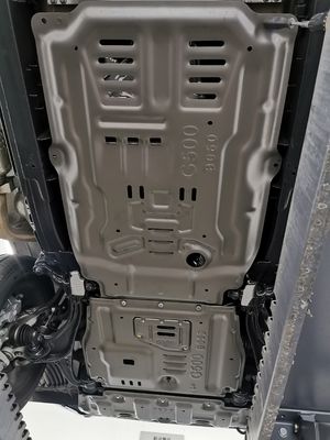 Logo personalizzato 4*4 accessori esterni per auto Kit di protezione sotto il corpo per il logo Landace