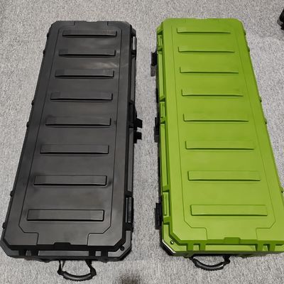 Mantenere comodamente il vostro equipaggiamento da campeggio con scatola di attrezzi in materiale LLDPE su scaffalature sul tetto del camion