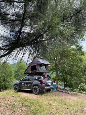 Attrezzature da campeggio impermeabili Clamshell Aluminio Hard Shell Roof Top Tent per auto 2022