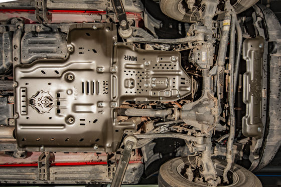 Scatenate il potenziale del vostro Wrangler JL ibrido elettrico con magnalium skid plate